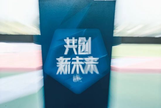 船长和水手都已经看得目瞪口呆。